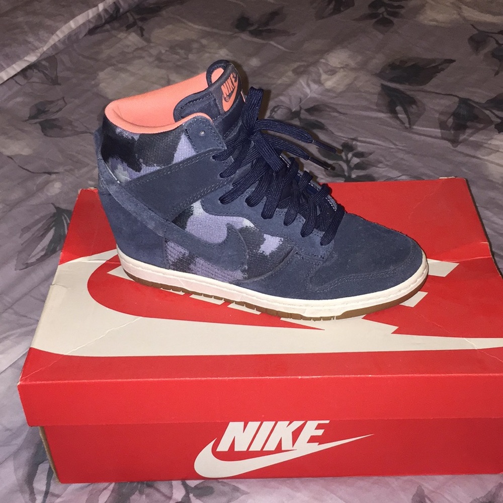 Nike Wedge  Sneaker